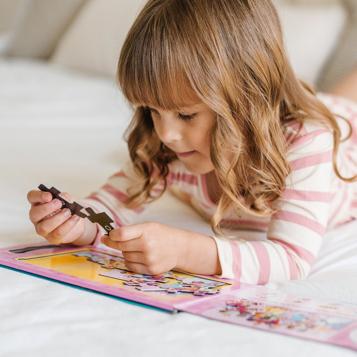 Take-Along Magnetic Jigsaw Puzzles – Princesses product image 5